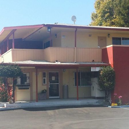 אוקלנד Travel Inn מראה חיצוני תמונה